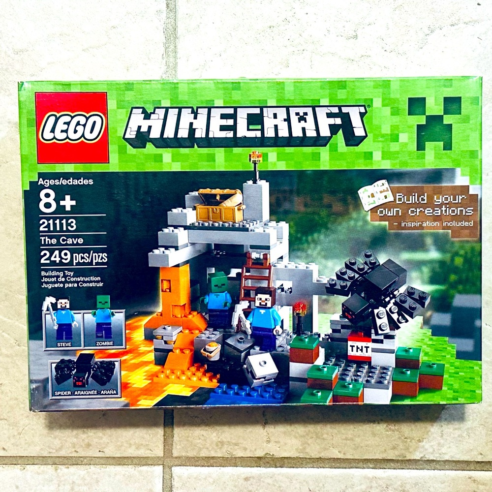 Lego 21113 Minecraft The Cave *RETIRED* unopened box